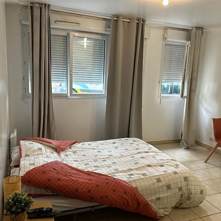 Studio A 2 Pas Du Metro Clichy Luaran gambar