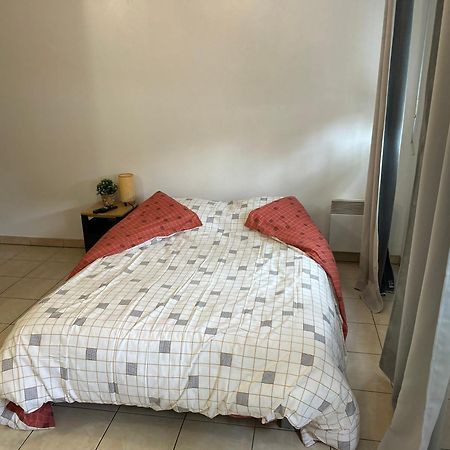 Studio A 2 Pas Du Metro Clichy Luaran gambar