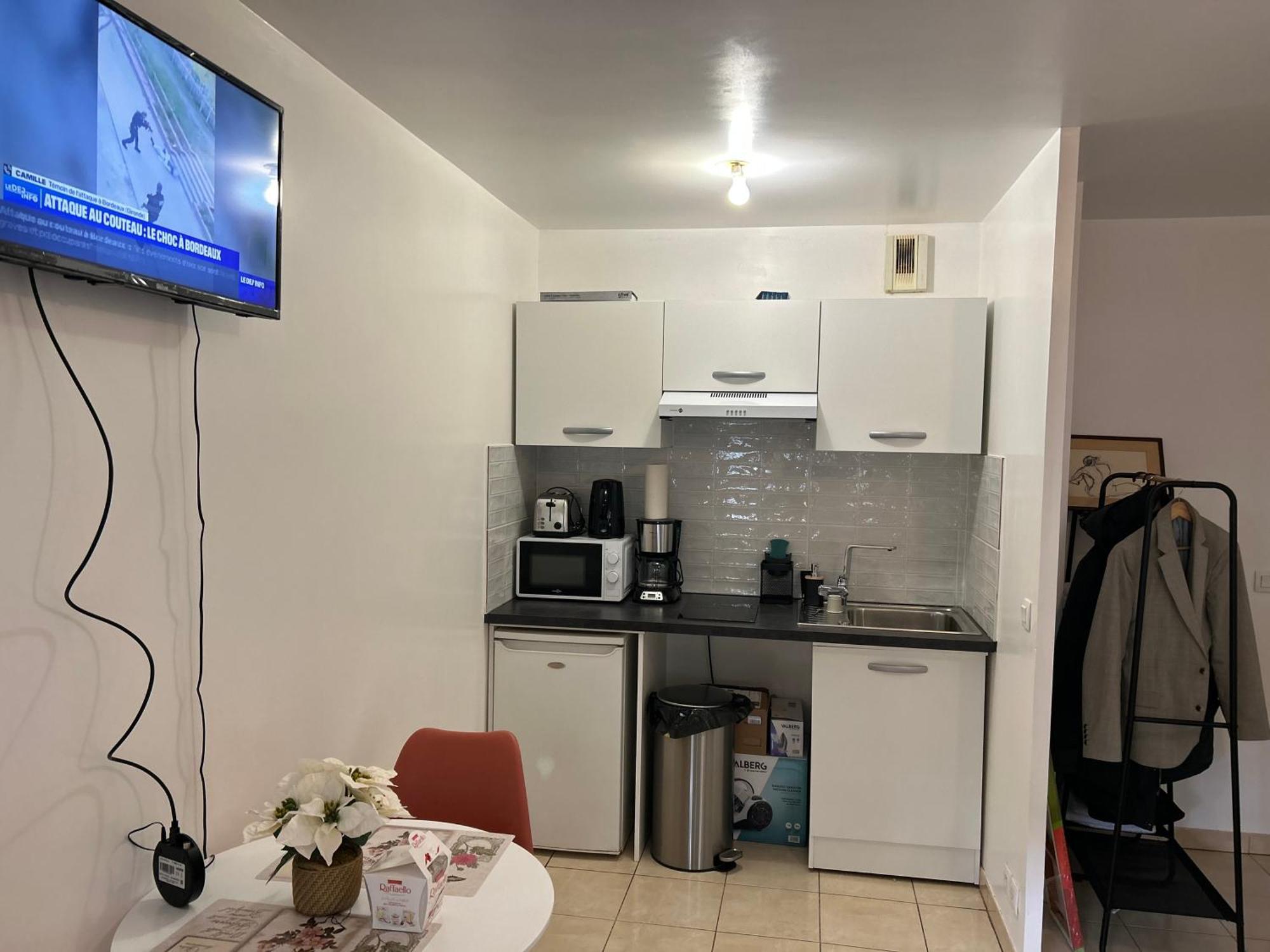 Studio A 2 Pas Du Metro Clichy Luaran gambar